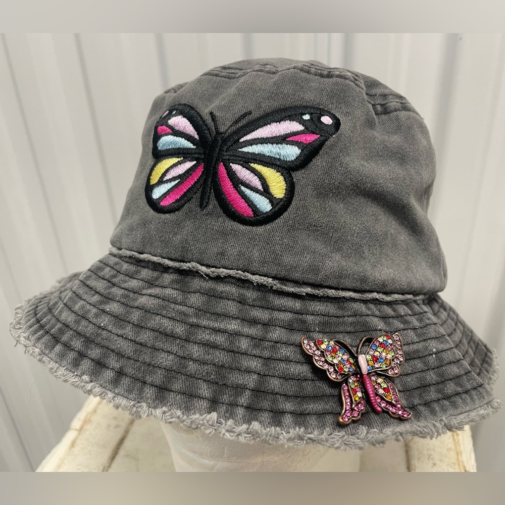 David and Young embroidered butterfly bucket hat with & vintage rhinestone pin